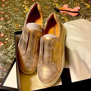 J Slides Noel. Brand new rose metallic suede.